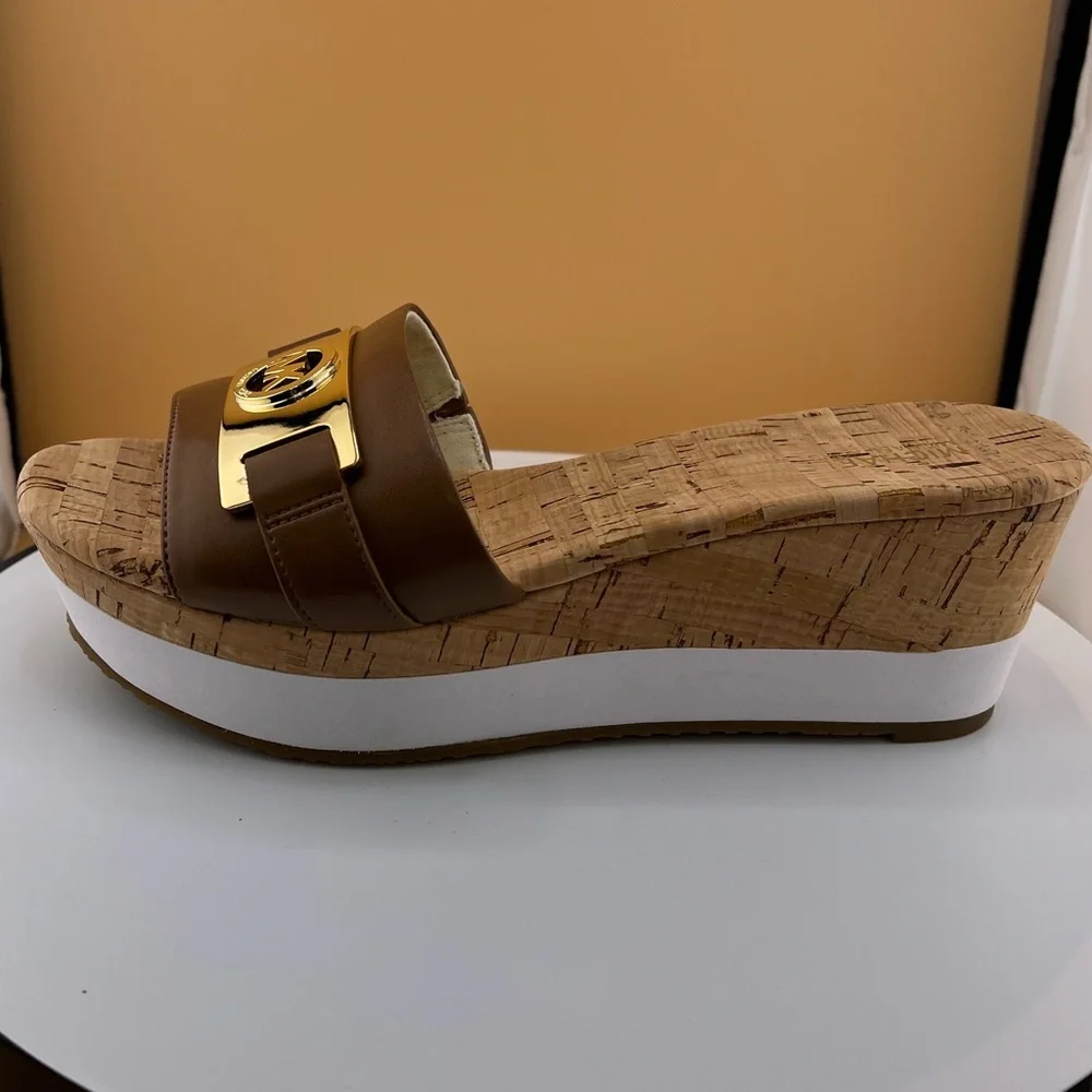 Michael Kors Women’s Warren Platform Sandals. Leather, open toe, MK logo. New